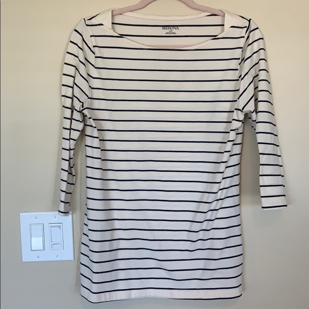 Size L 3/4 sleeve striped shirt